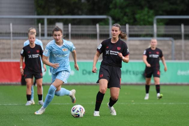 Leverkusen, Germany 15 September 2025 1 FBL 2025 2026 Bayer 04 Leverkusen vs FC Union Berlin Pictured from left Sophie Weidauerf Union Berlin and Katharina Piljic Bayer Leverkusen DFB regulations prohibit any use of photographs as image sequences and or quasi video Ulrich Haberland Stadion Nordrhein Westfalen Copyright: xFotostandx xFantinix