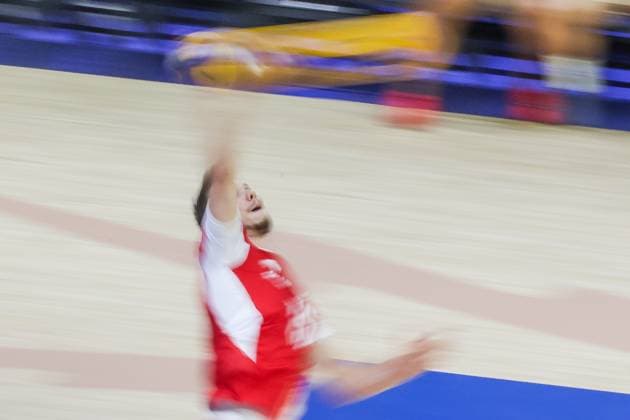 (250915) -- QUEZON CITY, Sept. 15, 2025 -- Jakub Kochanowski of Poland serves during the pool B match between Poland and Qatar at the FIVB Men s World Championship, WM, Weltmeisterschaft 2025 in Quezon City, the Philippines, on Sept. 15, 2025. ) (SP)THE PHILIPPINES-QUEZON CITY-VOLLEYBALL-FIVB MEN S WORLD CHAMPIONSHIP 2025-POL VS QAT ROUELLExUMALI 