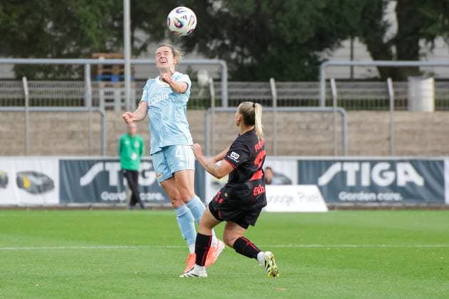 15 09 2025, xgrfx, Soccer Google Pixel Women Bundesliga, Bayer Leverkusen 1 FC Union Berlin v l Anna Aehling 1 FC Union Berlin , Vanessa Fudalla Bayer Leverkusen DFL DFB REGULATIONS PROHIBIT ANY USE OF PHOTOGRAPHS as IMAGE SEQUENCES and or QUASI VIDEO Leverkusen