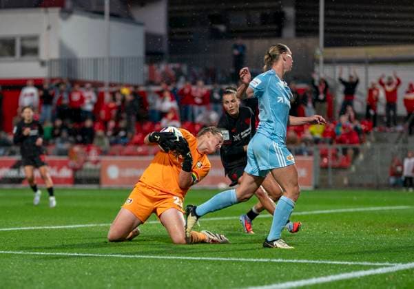 Match between 15 09 2025, Bayer Leverkusen 1 FC Union Berlin, Football, Google Pixel Frauen Bundesliga, GER, Leverkusen, Ulrich Haberland Stadion, Saison 25 26, 2 Spieltag DFL regulations prohibit any use of photographs as image sequences and or quasi video Copyright: HMBxMedia xMarcoxBader