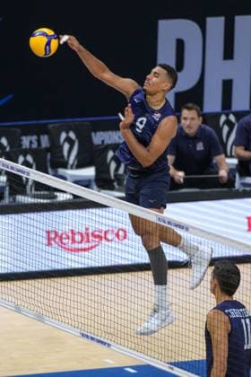 September 15, 2025, Quezon City, Manila, Philippines: USA vs Portugal in their Pool Phase match during the FIVB Mens Volleyball World Championship, WM, Weltmeisterschaft 2025 in Manila, Philippines. USA wins in 3 sets. USAs Gabriel GARCIA Quezon City Philippines - ZUMAr144 20250915_zap_r144_003 Copyright: xJaynexRussellx