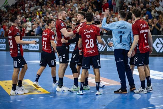 DAIKIN HBL SG Flensburg Handewitt vs TSV Hannover Burgdorf 15 09 25 Cheering after victory Team SG Flensburg Handewitt DAIKIN HBL SG Flensburg Handewitt vs TSV Hannover Burgdorf, GP JOULE Arena Flensburg on 15 09 25 Copyright: xBEAUTIFULxSPORTS MarioxM.xKobergx