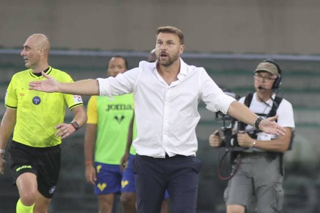 Paolo Zanetti Head Coach of Hellas Verona FC gestures during Hellas Verona FC vs US Cremonese, 3Â° Serie A Enilive 2025-26 game at Marcantonio Bentegodi stadium in Verona (VR), Italy, on September 15, 2025.  Copyright: xDavidexCasentini IPAxSportx xipa-agency.netx xx IPA_64908654 IPA_Agency_IPA64908654