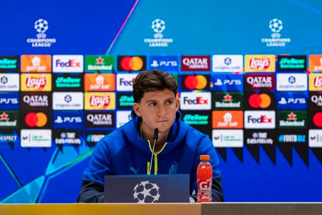 Olympique de Marseille press conference, PK, Pressekonferenz - UEFA Champions League 2025 26 League Phase MD1 Leonardo Balerdi of Olympique de Marseille speaks in the press room during the Training Session and Press Conference ahead of the UEFA Champions League 2024 25 match against Real Madrid CF at Estadio Santiago Bernabeu on September 15, 2025 in Madrid, Spain. Madrid Estadio Santiago Bernabeu Madrid Spain Copyright: xAlbertoxGardinx AGardin_20250915_Foot_Cha_OlyMar_Pc_0342