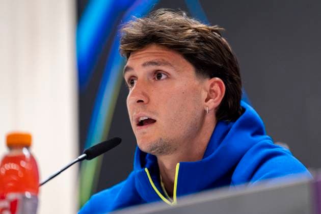 Olympique de Marseille press conference, PK, Pressekonferenz - UEFA Champions League 2025 26 League Phase MD1 Leonardo Balerdi of Olympique de Marseille speaks in the press room during the Training Session and Press Conference ahead of the UEFA Champions League 2024 25 match against Real Madrid CF at Estadio Santiago Bernabeu on September 15, 2025 in Madrid, Spain. Madrid Estadio Santiago Bernabeu Madrid Spain Copyright: xAlbertoxGardinx AGardin_20250915_Foot_Cha_OlyMar_Pc_0349