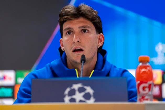 Olympique de Marseille press conference, PK, Pressekonferenz - UEFA Champions League 2025 26 League Phase MD1 MADRID, SPAIN - SEPTEMBER 15: Leonardo Balerdi of Olympique de Marseille speaks in the press room during the Training Session and Press Conference ahead of the UEFA Champions League 2024 25 match against Real Madrid CF at Estadio Santiago Bernabeu on September 15, 2025 in Madrid, Spain. (Photo by Alberto Gardin Eurasia Images Getty Images) Madrid Estadio Santiago Bernabeu Madrid Spain Copyright: xAlbertoxGardinx AGardin_20250915_Foot_Cha_OlyMar_Pc_0359