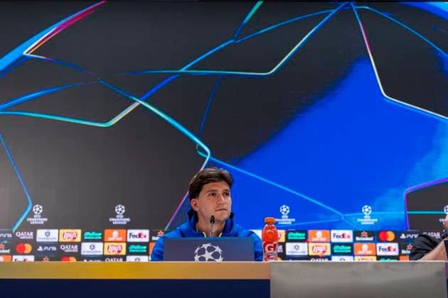 Olympique de Marseille press conference, PK, Pressekonferenz - UEFA Champions League 2025 26 League Phase MD1 MADRID, SPAIN - SEPTEMBER 15: Leonardo Balerdi of Olympique de Marseille speaks in the press room during the Training Session and Press Conference ahead of the UEFA Champions League 2024 25 match against Real Madrid CF at Estadio Santiago Bernabeu on September 15, 2025 in Madrid, Spain. (Photo by Alberto Gardin Eurasia Images Getty Images) Madrid Estadio Santiago Bernabeu Madrid Spain Copyright: xAlbertoxGardinx AGardin_20250915_Foot_Cha_OlyMar_Pc_0360