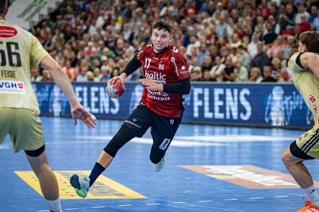 DAIKIN HBL SG Flensburg Handewitt vs TSV Hannover Burgdorf 15 09 25 Marko Grgic Nr 17, SG Flensburg Handewitt in attack DAIKIN HBL SG Flensburg Handewitt vs TSV Hannover Burgdorf, GP JOULE Arena Flensburg on 15 09 25 Copyright: xBEAUTIFULxSPORTS MarioxM.xKobergx