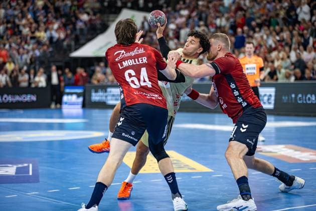 DAIKIN HBL SG Flensburg Handewitt vs TSV Hannover Burgdorf 15 09 25 Sindre Aho Nr 27, TSV Hannover Burgdorf in attack DAIKIN HBL SG Flensburg Handewitt vs TSV Hannover Burgdorf, GP JOULE Arena Flensburg on 15 09 25 Copyright: xBEAUTIFULxSPORTS MarioxM.xKobergx