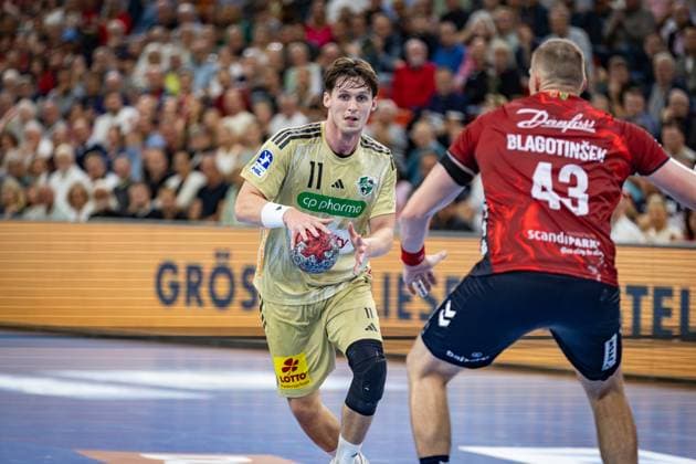 DAIKIN HBL SG Flensburg Handewitt vs TSV Hannover Burgdorf 15 09 25 Maxim Orlov No. 11, TSV Hannover Burgdorf vs Blaz Blagotinsek No. 43, SG Flensburg Handewitt DAIKIN HBL SG Flensburg Handewitt vs TSV Hannover Burgdorf, GP JOULE Arena Flensburg on 15 09 25 Copyright: xBEAUTIFULxSPORTS MarioxM.xKobergx