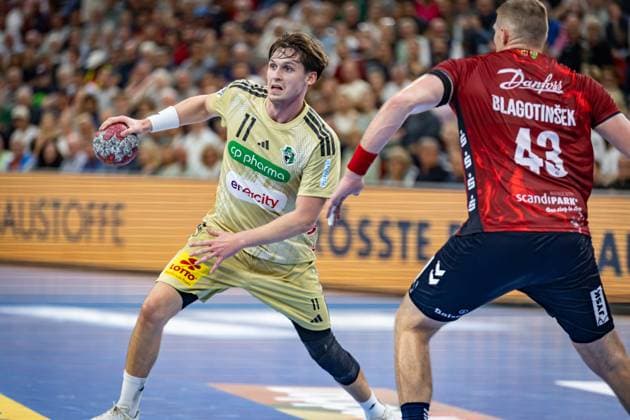 DAIKIN HBL SG Flensburg Handewitt vs TSV Hannover Burgdorf 15 09 25 Maxim Orlov No. 11, TSV Hannover Burgdorf vs Blaz Blagotinsek No. 43, SG Flensburg Handewitt DAIKIN HBL SG Flensburg Handewitt vs TSV Hannover Burgdorf, GP JOULE Arena Flensburg on 15 09 25 Copyright: xBEAUTIFULxSPORTS MarioxM.xKobergx