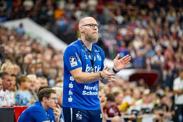 DAIKIN HBL SG Flensburg Handewitt vs TSV Hannover Burgdorf 15 09 25 Ales Pajovic Coach Coach, SG Flensburg Handewitt DAIKIN HBL SG Flensburg Handewitt vs TSV Hannover Burgdorf, GP JOULE Arena Flensburg on 15 09 25 Copyright: xBEAUTIFULxSPORTS MarioxM.xKobergx