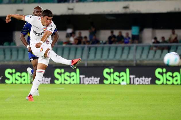 Jeremy Sarmiento Cremonese s during the Serie A soccer match between Hellas Verona and Cremonese at the Bentegodi Stadium in Verona, north west Italy - Monday, September 15, 2025. - Soccer .  Copyright: xPaolaxGarbuio Lapressex