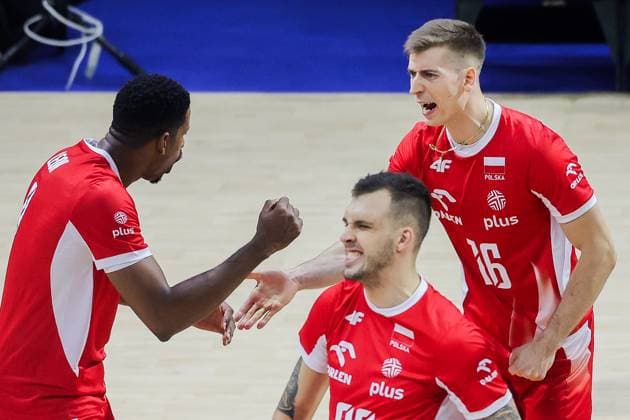 (250915) -- QUEZON CITY, Sept. 15, 2025 -- Players from Poland celebrate during the pool B match between Poland and Qatar at the FIVB Men s World Championship, WM, Weltmeisterschaft 2025 in Quezon City, the Philippines, on Sept. 15, 2025. ) (SP)THE PHILIPPINES-QUEZON CITY-VOLLEYBALL-FIVB MEN S WORLD CHAMPIONSHIP 2025-POL VS QAT ROUELLExUMALI 