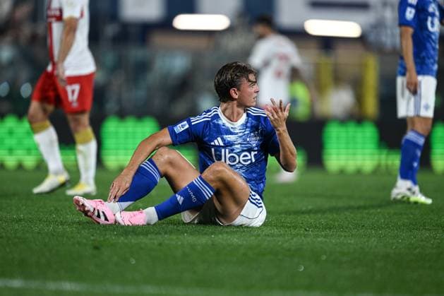 Nico Paz of Calcio Como react during the Italian Serie A football match between Calcio Como and Genoa CFC on 15 of September 2025 at the Giuseppe Senigallia stadium in Como, Italy  Copyright: xTizianoxBallabio IPAxSportx xipa-agency.netx xx IPA_64911190 IPA_Agency_IPA64911190