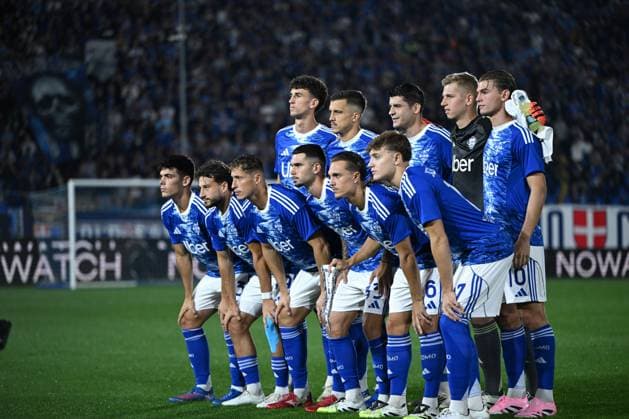 Lineup of Calcio Como during the Italian Serie A football match between Calcio Como and Genoa CFC on 15 of September 2025 at the Giuseppe Senigallia stadium in Como, Italy  Copyright: xTizianoxBallabio IPAxSportx xipa-agency.netx xx IPA_64911351 IPA_Agency_IPA64911351