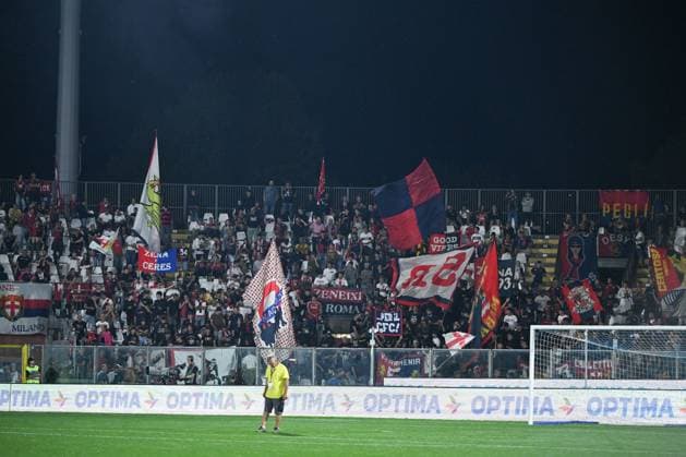 CALCIO - Serie A - Como 1907 vs Genoa CFC Genoa CFC supporters during the Italian Serie A football match between Calcio Como and Genoa CFC on 15 of September 2025 at the Giuseppe Senigallia stadium in Como, Italy Como Italy  Copyright: xIPAxSport ABACAx