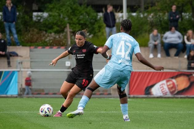 Estrella Merino Gonzalez (10 Bayer Leverkusen) and Naika Reissner (42 Union Berlin) during the Google Pixel Frauen-Bundesliga between Bayer 04 Leverkusen and 1. FC Union Berlin at Ulrich-Haberland-Stadion in Leverkusen, Germany.  Copyright: xQianruxZhang SPPx Sportspressphoto_SPR26899