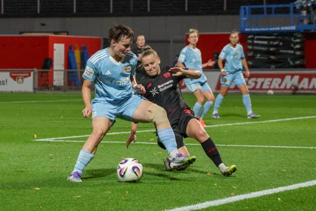 15 09 2025, xgrfx, Soccer Google Pixel Women Bundesliga, Bayer Leverkusen 1 FC Union Berlin v l Tomke Schneider 1 FC Union Berlin , Vanessa Fudalla Bayer Leverkusen DFL DFB REGULATIONS PROHIBIT ANY USE OF PHOTOGRAPHS as IMAGE SEQUENCES and or QUASI VIDEO Leverkusen