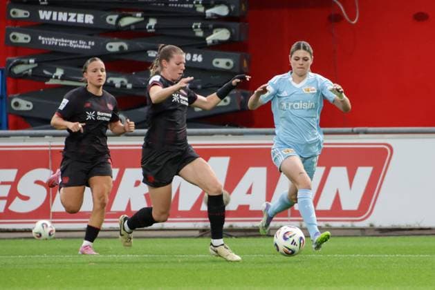 15 09 2025, xgrfx, Soccer Google Pixel Women Bundesliga, Bayer Leverkusen 1 FC Union Berlin v l Claudia Wenger Bayer Leverkusen , Eileen Campbell 1 FC Union Berlin DFL DFB REGULATIONS PROHIBIT ANY USE OF PHOTOGRAPHS as IMAGE SEQUENCES and or QUASI VIDEO Leverkusen