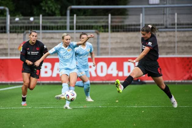 15 09 2025, xgrfx, Soccer Google Pixel Women Bundesliga, Bayer Leverkusen 1 FC Union Berlin v l Judith Steinert 1 FC Union Berlin , Katharina Piljic Bayer Leverkusen DFL DFB REGULATIONS PROHIBIT ANY USE OF PHOTOGRAPHS as IMAGE SEQUENCES and or QUASI VIDEO Leverkusen