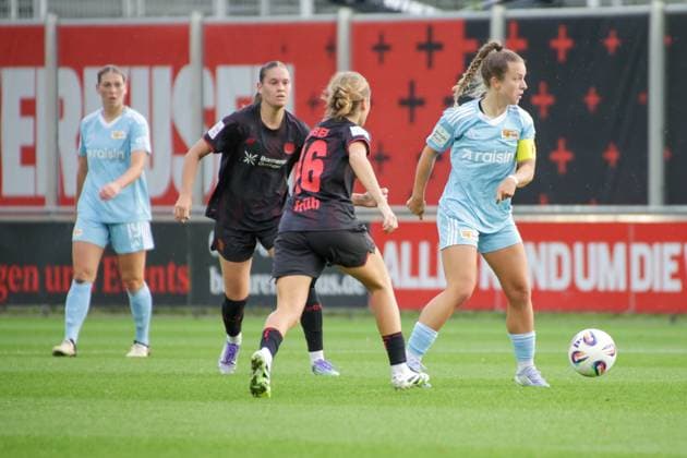 15 09 2025, xgrfx, Soccer Google Pixel Women Bundesliga, Bayer Leverkusen 1 FC Union Berlin v l Sfie Zdebel Bayer Leverkusen , Lisa Heiseler 1 FC Union Berlin DFL DFB REGULATIONS PROHIBIT ANY USE OF PHOTOGRAPHS as IMAGE SEQUENCES and or QUASI VIDEO Leverkusen