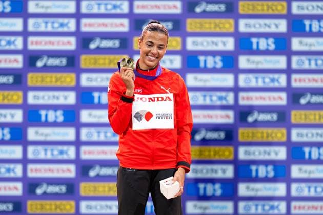 World Athletics Championships Tokyo, 16 09 2025 Ditaji Kambundji with the gold medal at the World Athletics Championships in Tokyo on September 16, 2025 Copyright: xBEAUTIFULxSPORTS TobiasxLacknerx