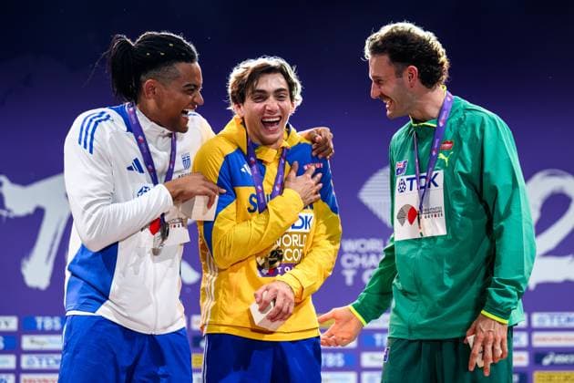 250916 Emmanouil Karalis of Greece, Armand Duplantis of Sweden and Kurtis Marschall of Australia celebrate at the medal ceremony for men™s pole vault during day 4 of the 2025 World Athletics Championships on September 16, 2025 in Tokyo Photo Joel Marklund BILDBYRAN kod JM JM0732 bbeng friidrott athletics friidrett 2025 world athletics championships world athletics championships tokyo 25 friidrotts vm friidretts vm vm  Copyright: JOELxMARKLUND BB250916JM009