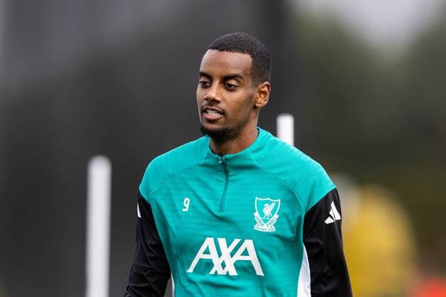 Football - UEFA Champions League - Liverpool FC v AtlÃ tico de Madrid - MD-1 LIVERPOOL, ENGLAND - Tuesday, September 16, 2025: Liverpool s Alexander Isak during a training session at the AXA Training Centre ahead of the UEFA Champions League match between Liverpool FC and AtlÃ tico de Madrid. (Photo by Jessica Hornby Propaganda)  Copyright: xDavidxRawcliffex P2025-09-16-LFC-Training-Atletico-9
