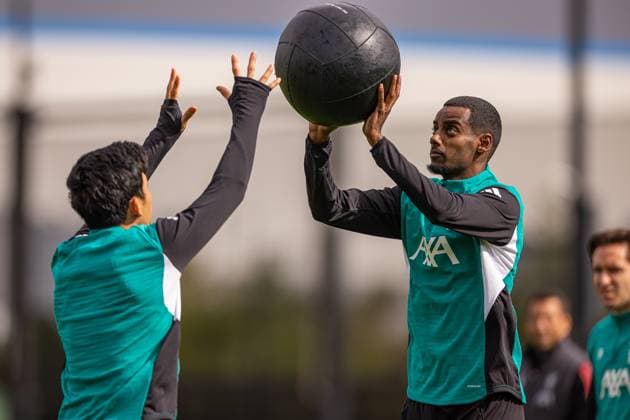 Football - UEFA Champions League - Liverpool FC v AtlÃ tico de Madrid - MD-1 LIVERPOOL, ENGLAND - Tuesday, September 16, 2025: Liverpool s Alexander Isak during a training session at the AXA Training Centre ahead of the UEFA Champions League match between Liverpool FC and AtlÃ tico de Madrid. (Photo by David Rawcliffe Propaganda) LIVERPOOL AXA Training Centre MERSEYSIDE ENGLAND  Copyright: xDavidxRawcliffex P2025-09-16-Liverpool_Atletico_MD-1-21