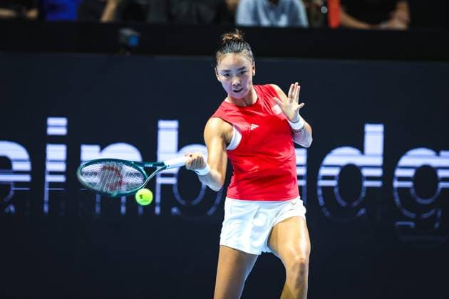 SHENZHEN, CHINA - SEPTEMBER 16: Yuan Yue of China competes against Elisabetta Cocciaretto of Italy in the 2025 Billie Jean King Cup Finals quarterfinal match between Italy and China at Shenzhen Bay Sports Centre Arena on September 16, 2025 in Shenzhen, Guangdong Province ofChina.  Copyright: xVCGx 111591328469