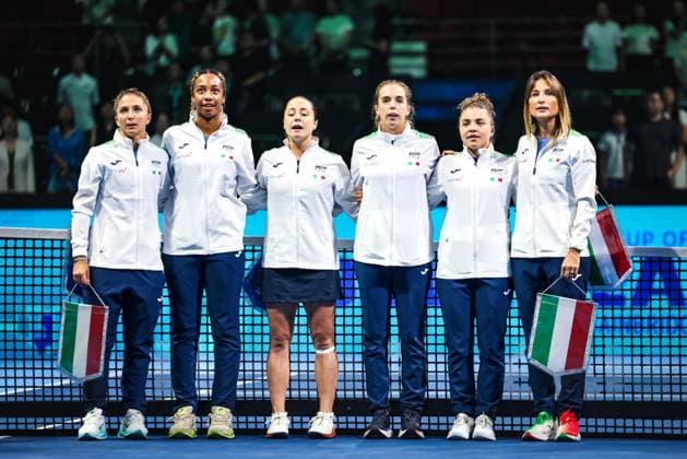 SHENZHEN, CHINA - SEPTEMBER 16: Players of Team Italy line up prior to the 2025 Billie Jean King Cup Finals quarterfinal match between Italy and China at Shenzhen Bay Sports Centre Arena on September 16, 2025 in Shenzhen, Guangdong Province ofChina.  Copyright: xVCGx 111591328432