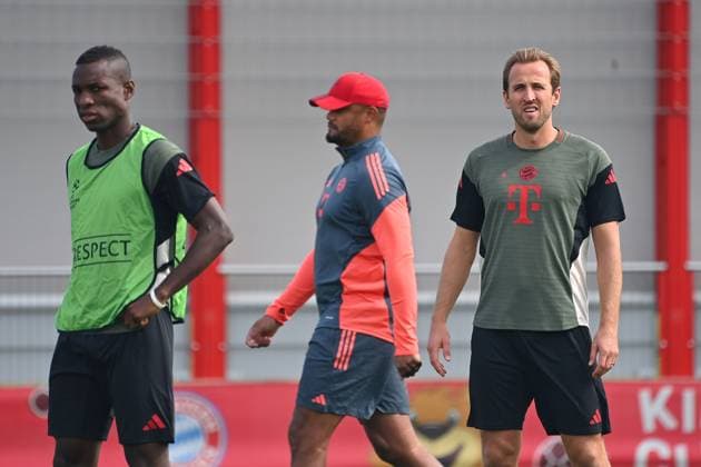 from left Nicolas JACKSON Bayern Muenchen ,coach Vincent KOMPANY Bayern Muenchen , Harry KANE Bayern Muenchen final training on 16 09 2025 Soccer Champions League,season 2025 26 FC Bayern Muenchen FC Chelsea