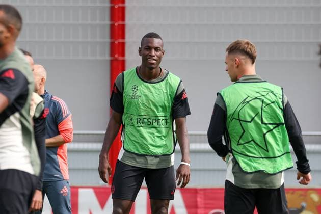 Nicolas Jackson FC Bayern Muenchen, 11 with Joshua Kimmich FC Bayern Muenchen, 06 , GER, Final training, FC Bayern Muenchen, Football, UEFA Champions League, League phase, Matchday 1, 2025 2026 season, 16 09 2025, GER, Final training, FC Bayern Muenchen, Football, UEFA Champions League, League phase, Matchday 1, 2025 2026 season, 16 09 2025 Muenchen Copyright: xEibner-Pressefoto JennixMaulx EP_JML