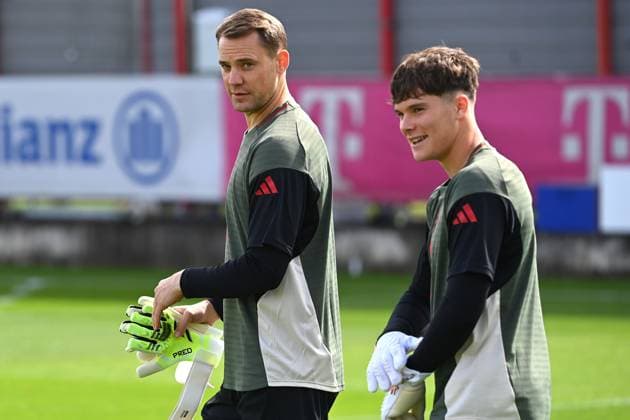 Manuel NEUER Goalkeeper Bayern Muenchen , Goalkeeper Max SCHMITT Bayern Muenchen , Final training on 16 09 2025 Football Champions League,Season 2025 26 FC Bayern Muenchen FC Chelsea