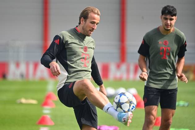 Harry KANE Bayern Muenchen hi re Aleksandar PAVLOVIC Bayern Muenchen , action, final training on 16 09 2025 Football Champions League,season 2025 26 FC Bayern Muenchen FC Chelsea