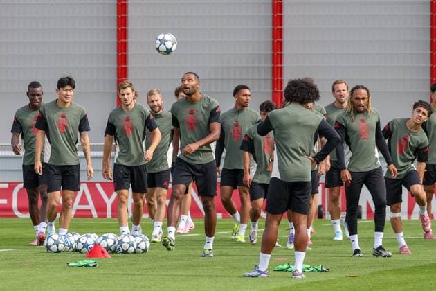 Minjae Kim FC Bayern Muenchen, 03 with Nicolas Jackson FC Bayern Muenchen, 11 and Josip Stanisic FC Bayern Muenchen, 44 with Jonathan Tah FC Bayern Muenchen, 04 and Konrad Laimer FC Bayern Muenchen, 27 , with Sacha Boey FC Bayern Muenchen, 23 , with Harry Kane FC Bayern Muenchen, 09 and Jussuf Nasrawe FC Bayern Muenchen , with Serge Gnabry FC Bayern Muenchen, 07 , GER, Final training, FC Bayern Muenchen, Football, UEFA Champions League, League phase, Matchday 1, 2025 2026 season, 16 09 2025, GER, Final training, FC Bayern Muenchen, Football, UEFA Champions League, League phase, Matchday 1, 2025 2026 season, 16 09 2025 Muenchen Copyright: xEibner-Pressefoto JennixMaulx EP_JML