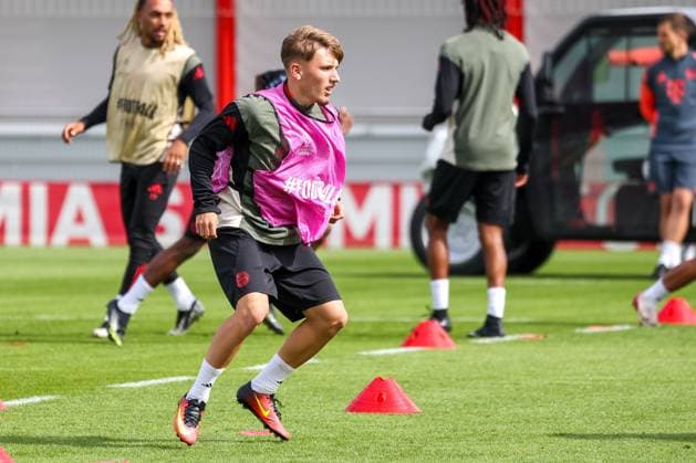 Lennart Karl FC Bayern Muenchen, 42 , GER, Final training, FC Bayern Muenchen, Football, UEFA Champions League, League phase, 1 matchday, 2025 2026 season, 16 09 2025, GER, Final training, FC Bayern Muenchen, Football, UEFA Champions League, League phase, 1 matchday, 2025 2026 season, 16 09 2025 Muenchen Copyright: xEibner-Pressefoto JennixMaulx EP_JML