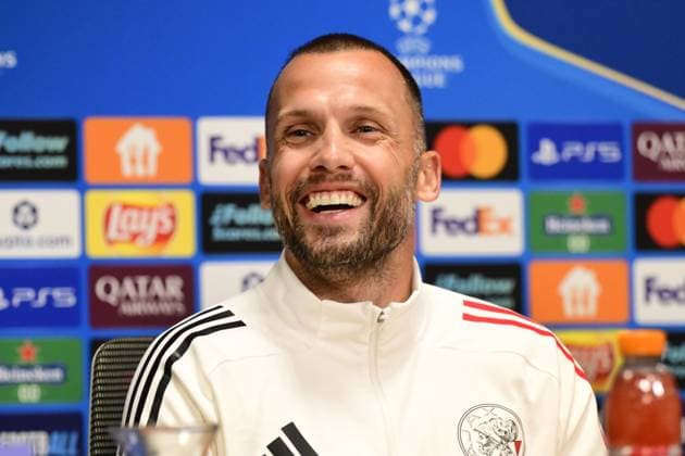 AMSTERDAM - Ajax coach Johnny Heitinga during a training session at De Toekomst in preparation for the Champions League match against Internazionale. ANP OLAF KRAAK xVIxANPxSportx xxANPxIVx 536492871 originalFilename: 536492871.jpg