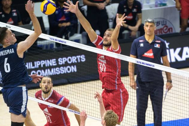 September 16, 2025, Quezon City, Manila, Philippines: France vs Finland in their Pool Phase match during the FIVB Mens Volleyball World Championship, WM, Weltmeisterschaft 2025 in Manila, Philippines. In a 5 set match, Olympic Champions France are beaten 3 sets to 2 by Finland. Frances FranÂois HUETZ Quezon City Philippines - ZUMAr144 20250916_zap_r144_014 Copyright: xJaynexRussellx