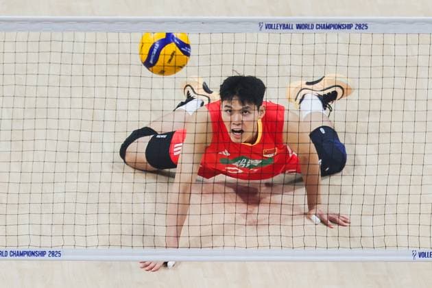 (250916) -- PASAY CITY, Sept. 16, 2025 -- Wang Bin of China competes during the pool H match between China and Serbia at the FIVB Men s World Championship, WM, Weltmeisterschaft 2025 in Pasay City, the Philippines, on Sept. 16, 2025. ) (SP)THE PHILIPPINES-PASAY CITY-VOLLEYBALL-FIVB MEN S WORLD CHAMPIONSHIP 2025-CHN VS SRB ROUELLExUMALI 