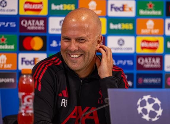 Football - UEFA Champions League - League Phase - Liverpool FC v Club AtlÃ tico de Madrid - MD-1 LIVERPOOL, ENGLAND - Tuesday, September 16, 2025: Liverpool s head coach Arne Slot during a press conference, PK, Pressekonferenz at Anfield ahead of the UEFA Champions League game between Liverpool FC and AtlÃ tico de Madrid. (Photo by David Rawcliffe Propaganda) LIVERPOOL Anfield MERSEYSIDE ENGLAND  Copyright: xDavidxRawcliffex P2025-09-16-Liverpool_Atletico_MD-1-69