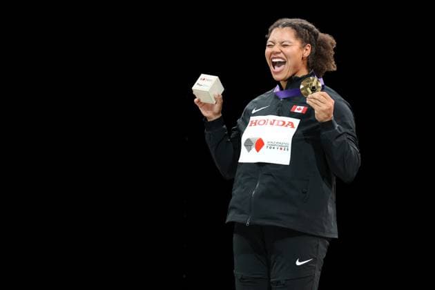 September 16, 2025, Shinjuku, Tokyo, Japan: CAMRYN ROGERS of Canada celebrate with her Gold Medal in the Women s Hammer Throw Medal Ceremony at the Tokyo 2025 World Athletics Championships in Tokyo, Japan Shinjuku Japan - ZUMAc179 20250916_zep_c179_076 Copyright: xMickaelxChavetx