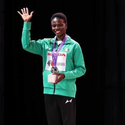 September 16, 2025, Shinjuku, Tokyo, Japan: TOBI AMUSAN of Nigeria celebrates with her silver medal in the Women s 100m Hurdles Medal Ceremony at the Tokyo 2025 World Athletics Championships in Tokyo, Japan Shinjuku Japan - ZUMAc179 20250916_zep_c179_085 Copyright: xMickaelxChavetx