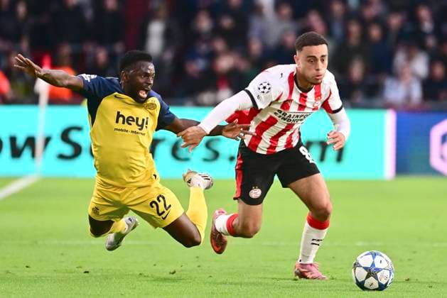 PSV Eindhoven v Royale Union Saint-Gilloise - UEFA Champions League EINDHOVEN, NETHERLANDS - SEPTEMBER 16 : Niang Ousseynou midfielder of Union Saint-Gilloise and Dest Sergino defender of PSV Eindhoven during the UEFA Champions League 2025 26 League Phase MD1 match between PSV Eindhoven and Royale Union Saint-Gilloise on September 16, 2025 in Eindhoven, Netherlands, 16 09 2025 Eindhoven Netherlands  Copyright: xPeterxDexVoechtx