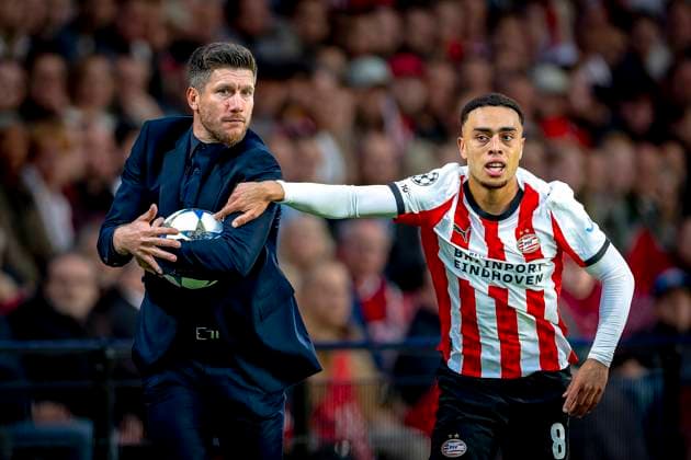 Union Saint Gilloise trainer Sebastien Pocognili, PSV Eindhoven defender Sergino Dest during the match PSV Royale Union Saint Gilloise at the Philips stadium for the Champions League League phase Matchday 1 season 2025 2026 in EINDHOVEN, Netherlands on 16 september 2025, photo by Marcel van Dorst EYE4images DeFodi Images