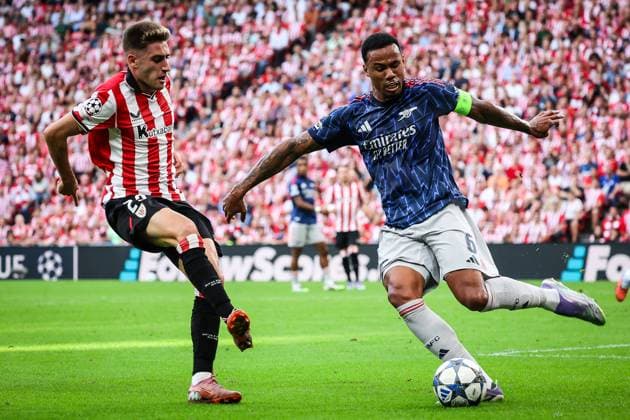 September 16, 2025, Bilbao, Spain, Spain: Robert NAVARRO of Athletic Bilbao and Gabriel MAGALHAES of Arsenal during the UEFA Champions League, League Phase MD1 match between Athletic Club and Arsenal FC at San Mames Stadium on September 16, 2025 in Bilbao, Spain. Marcos Calvo Bilbao Spain - ZUMAm308 20250916_zsp_m308_004 Copyright: xMatthieuxMirvillex