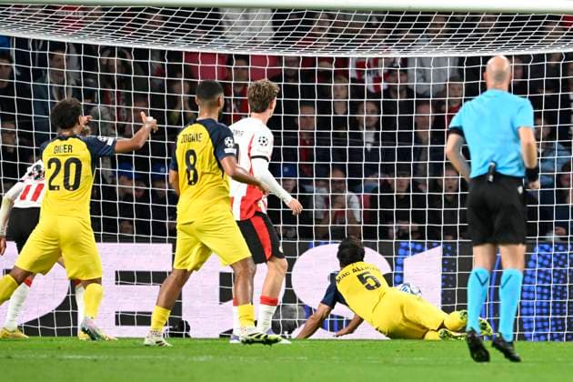 PSV Eindhoven v Royale Union Saint-Gilloise - UEFA Champions League EINDHOVEN, NETHERLANDS - SEPTEMBER 16 : Mac Allister Kevin defender of Union Saint-Gilloise scores a goal during the UEFA Champions League 2025 26 League Phase MD1 match between PSV Eindhoven and Royale Union Saint-Gilloise on September 16, 2025 in Eindhoven, Netherlands, 16 09 2025 Eindhoven Netherlands  Copyright: xNicoxVereeckenx