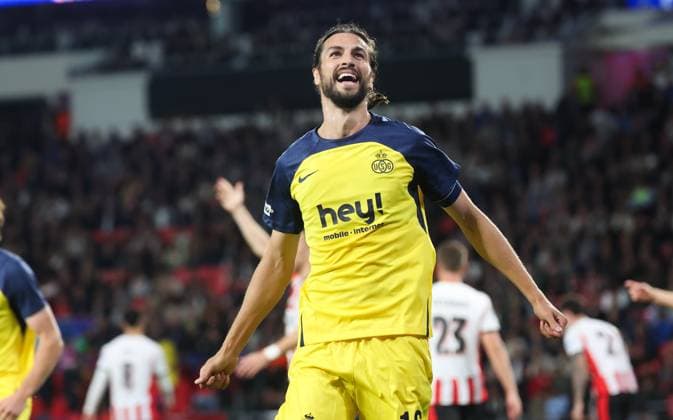 Union s Christian Burgess celebrates during a soccer game between Dutch team PSV Eindhoven and Belgian team Royale Union Saint-Gilloise, in Eindhoven, The Netherlands, on Tuesday 16 September 2025, on the opening day of the League phase of the UEFA Champions League tournament. VIRGINIExLEFOUR  x134449885x