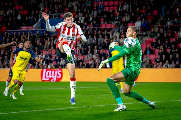 PSV Eindhoven forwarder scores the 1 3 during the match PSV Royale Union Saint Gilloise at the Philips stadium for the Champions League phase Matchday 1 season 2025 2026 in EINDHOVEN, Netherlands on 16 september 2025, photo by Marcel van Dorst EYE4images DeFodi Images